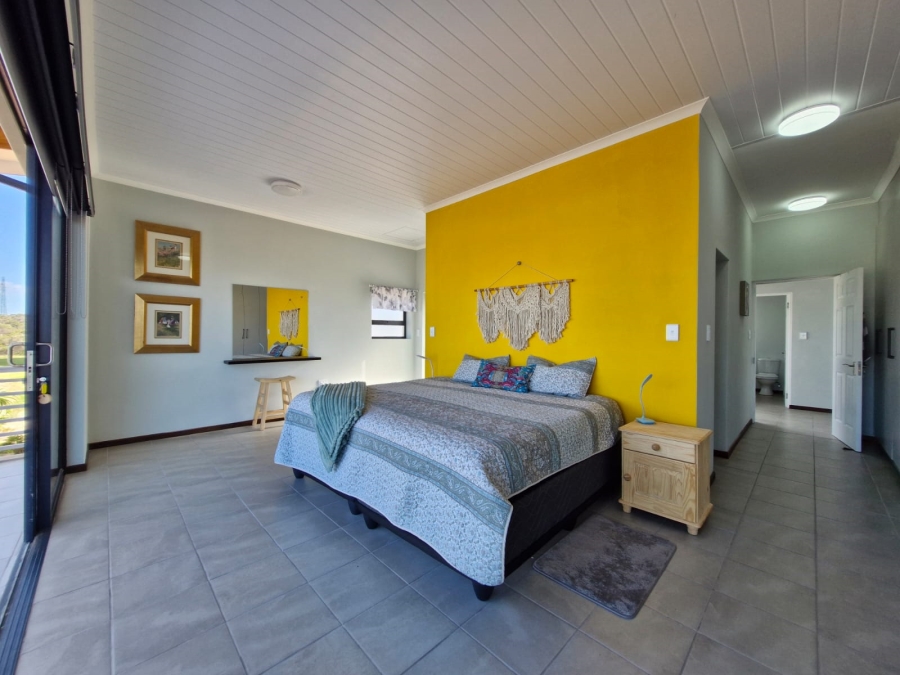 5 Bedroom Property for Sale in Stilbaai Oos Western Cape